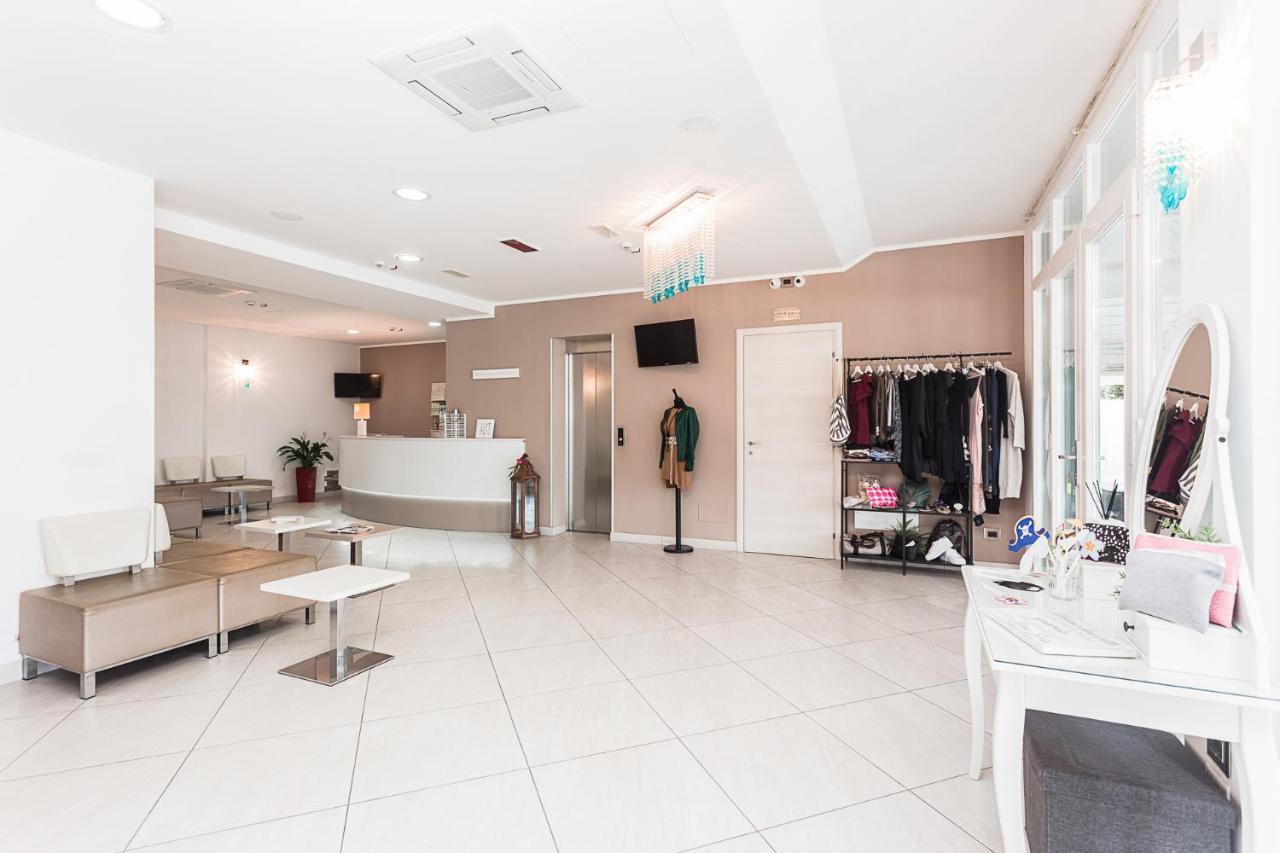 Anastasi Hotel E Residence Cervia Kültér fotó